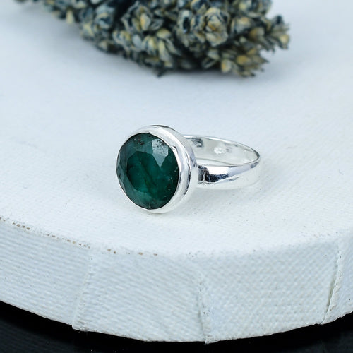 ZAREYA Emerald Green Faceted Ring – 925 Silver | Earth Luxe Statement