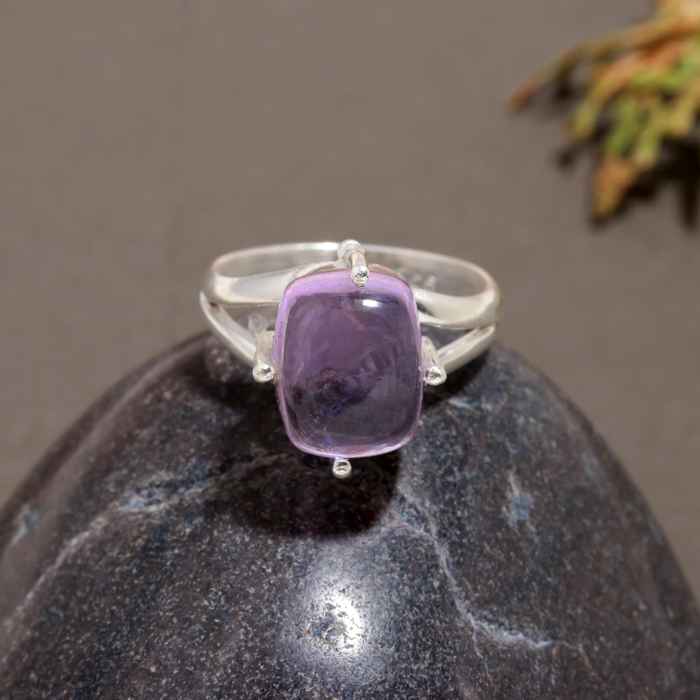 ZAREYA Lavender Glow Ring – 925 Silver with Cushion-Cut Purple Gemstone