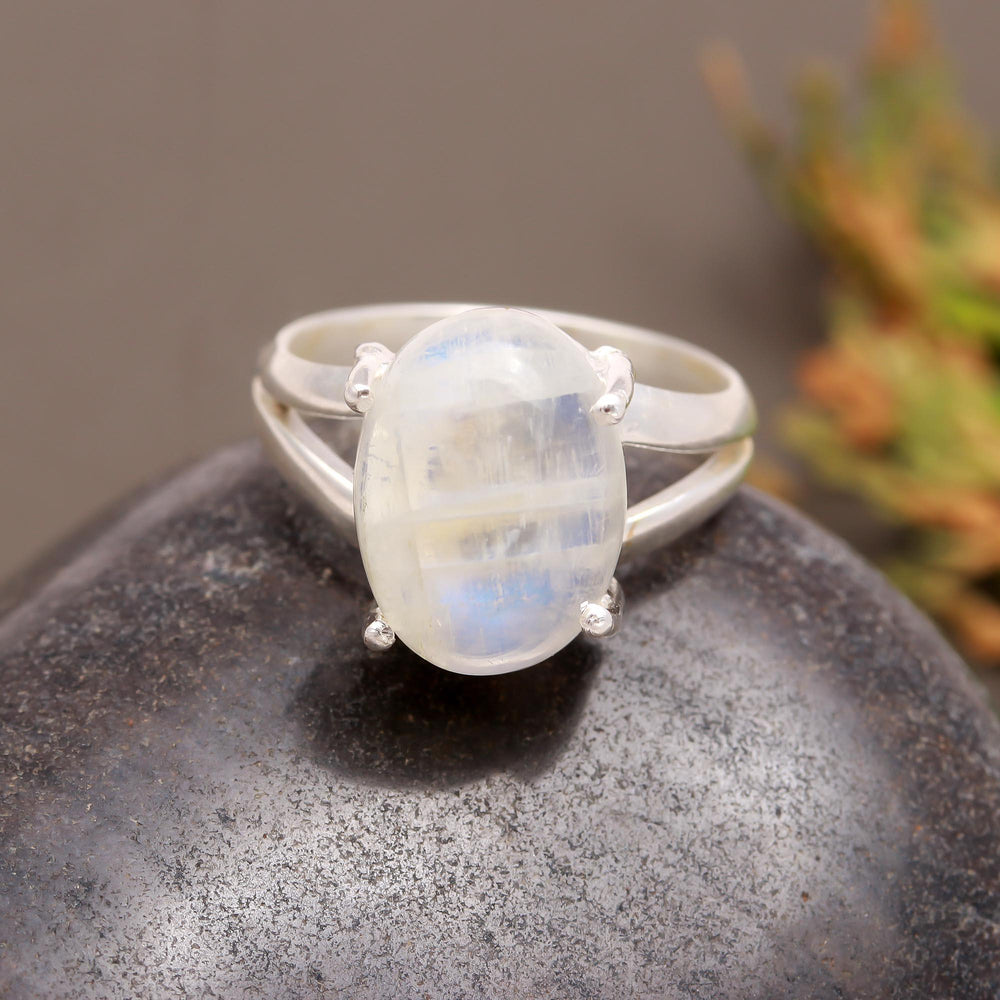ZAREYA Oval Moonstone Ring – 925 Silver | Ethereal Glow Statement Ring