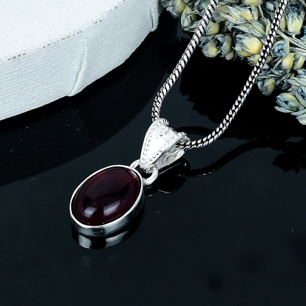ZAREYA Red Garnet Oval Pendant – 925 Silver | Vintage Royal Charm Necklace
