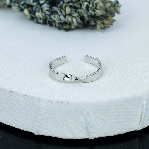 ZAREYA Silver Wave Ring – 925 Silver | Minimal Fluid Adjustable Band
