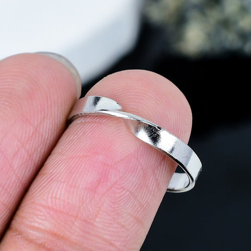 ZAREYA Silver Wave Ring – 925 Silver | Minimal Fluid Adjustable Band