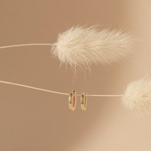 ZAREYA Minimal Gold Huggie Hoops – 925 Sterling Silver | Everyday Luxe Earrings