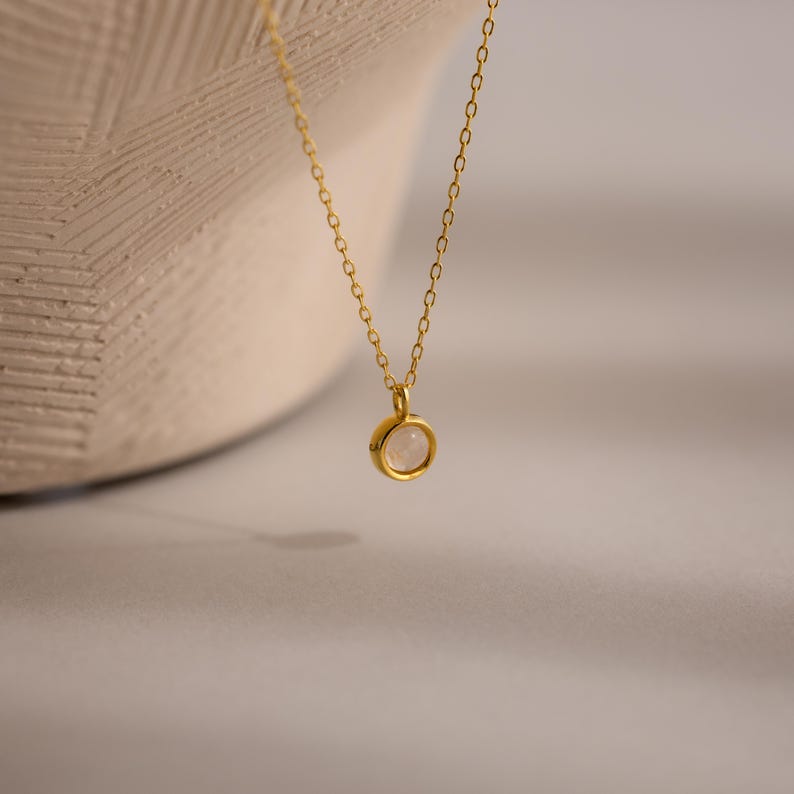 ZAREYA Moonstone Glow Pendant – 925 Silver | Minimal Bezel Necklace