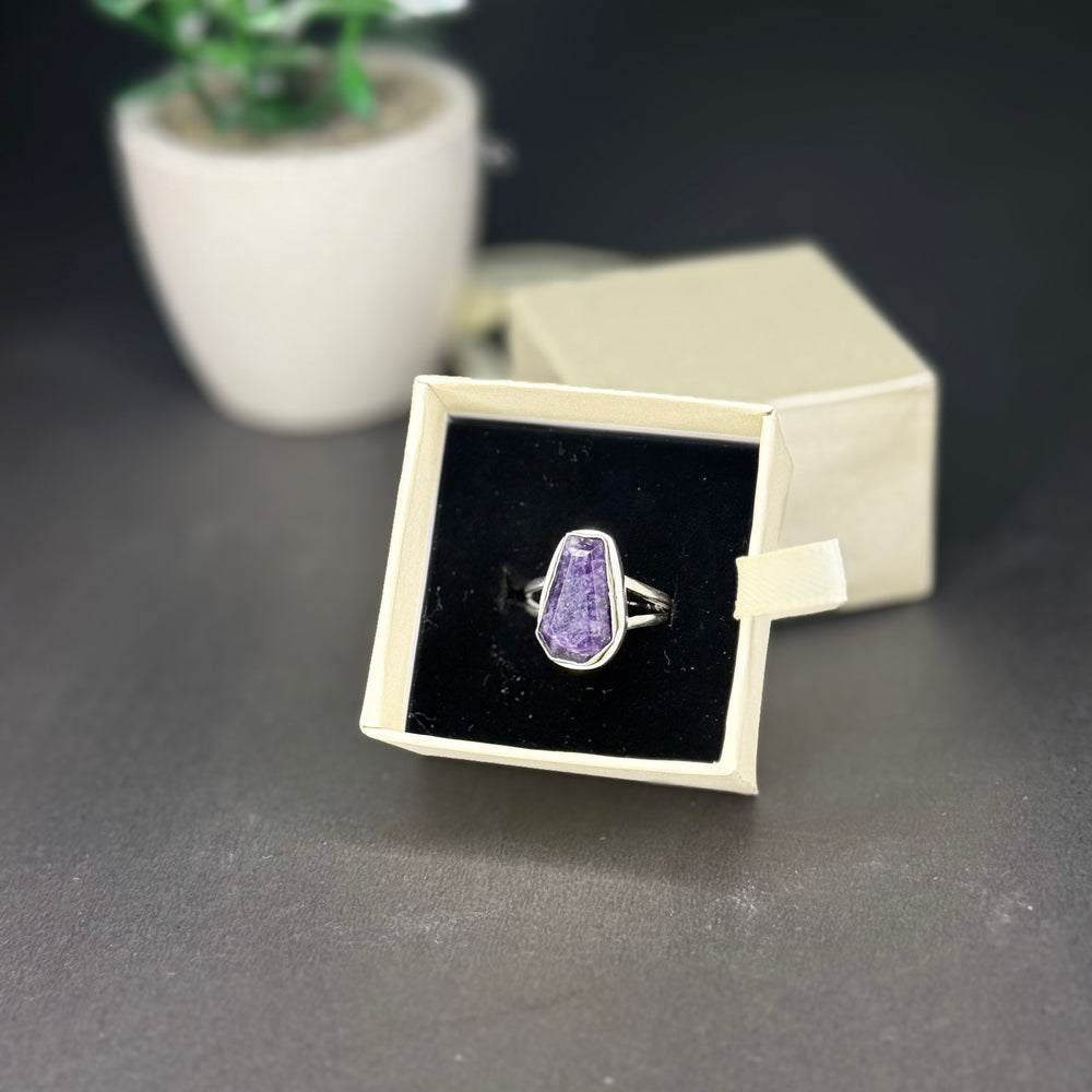 ZAREYA Amethyst Shield Ring – 925 Silver | Modern Statement Jewelry