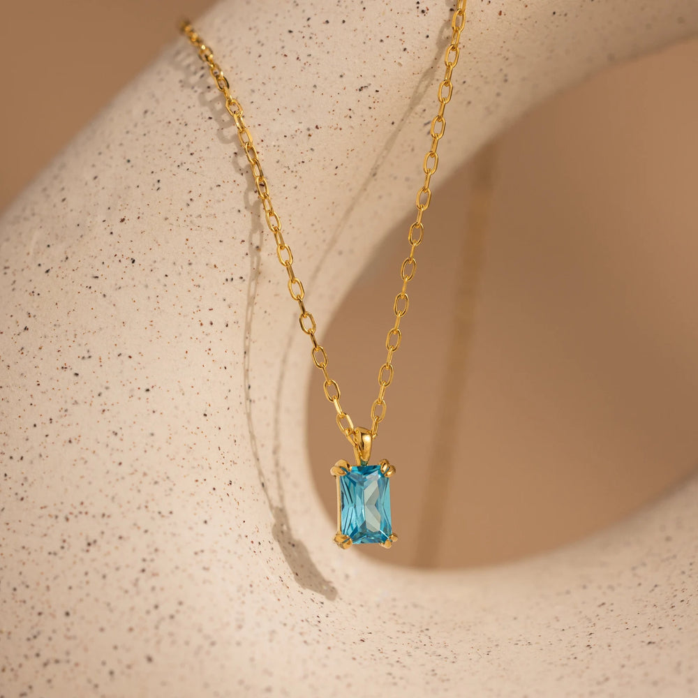 ZAREYA Emerald Radiance Pendant – 925 Silver | Minimal Gold Finish Necklace