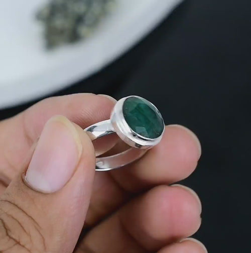 ZAREYA Emerald Green Faceted Ring – 925 Silver | Earth Luxe Statement