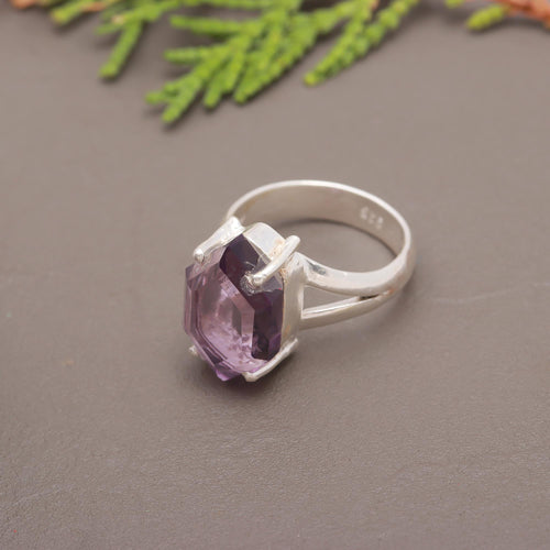 ZAREYA Hexa Amethyst Ring – 925 Silver | Royal Purple Minimal Ring