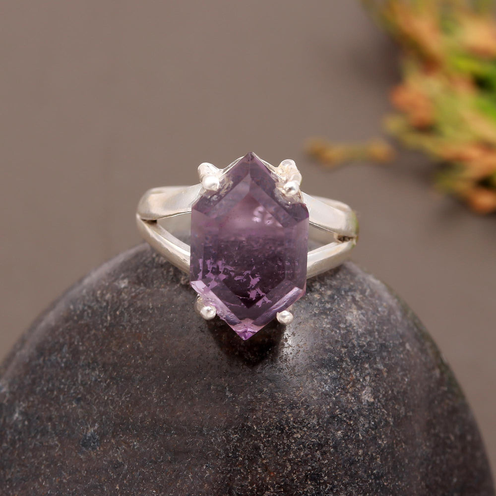 ZAREYA Hexa Amethyst Ring – 925 Silver | Royal Purple Minimal Ring