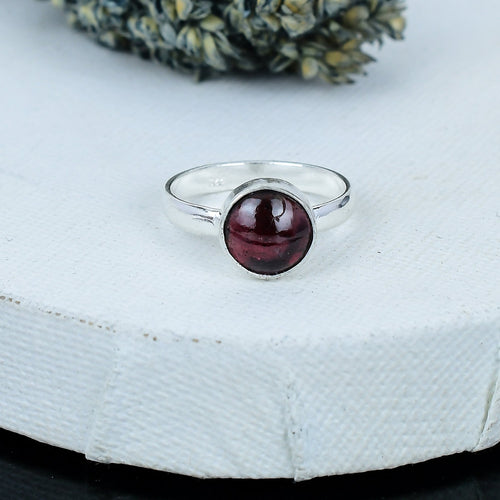 ZAREYA Garnet Ring – 925 Silver | Round Deep Red Passion Stone