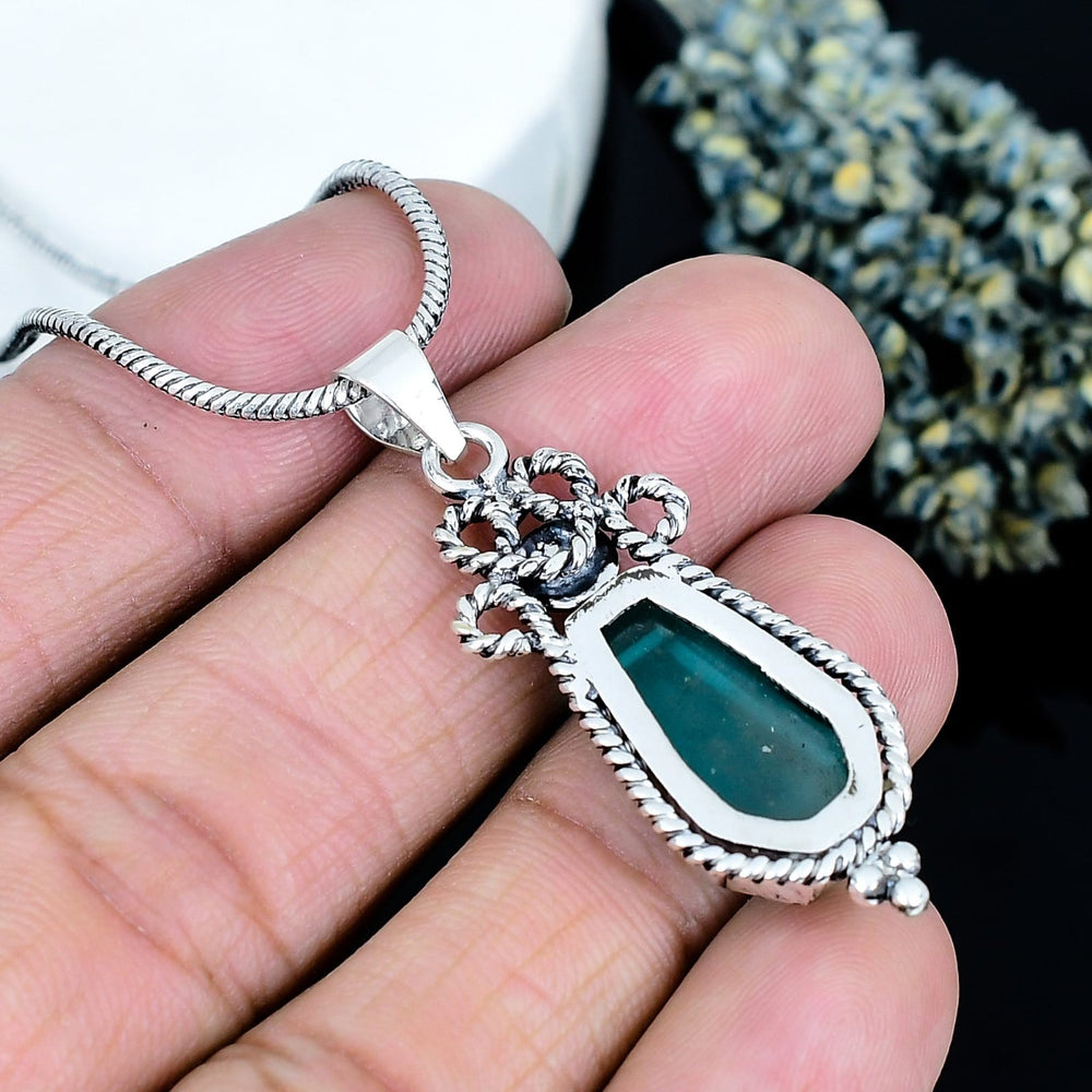 ZAREYA Ocean Glint Pendant – 925 Silver with Teal Stone &amp; Vintage Frame