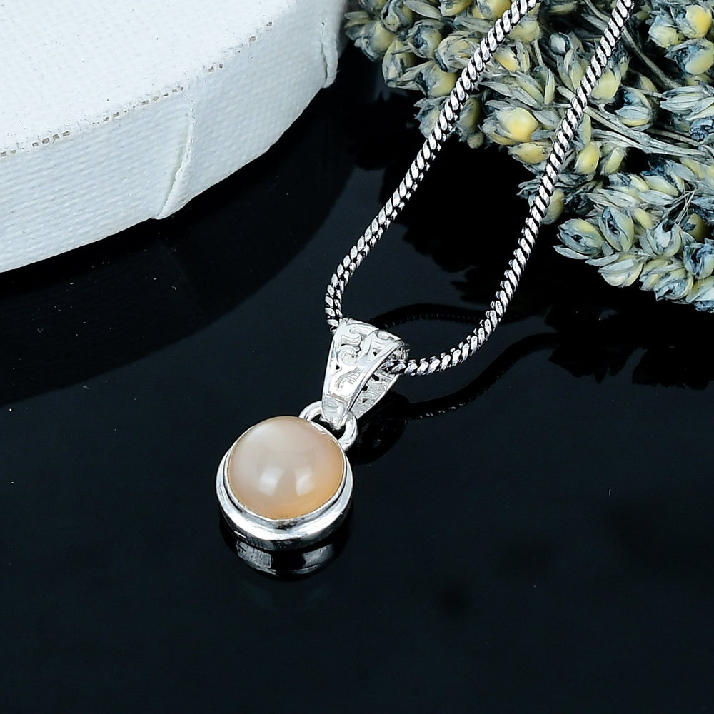 ZAREYA Round Beige Moonstone Pendant – 925 Silver | Everyday Subtle Glow Necklace