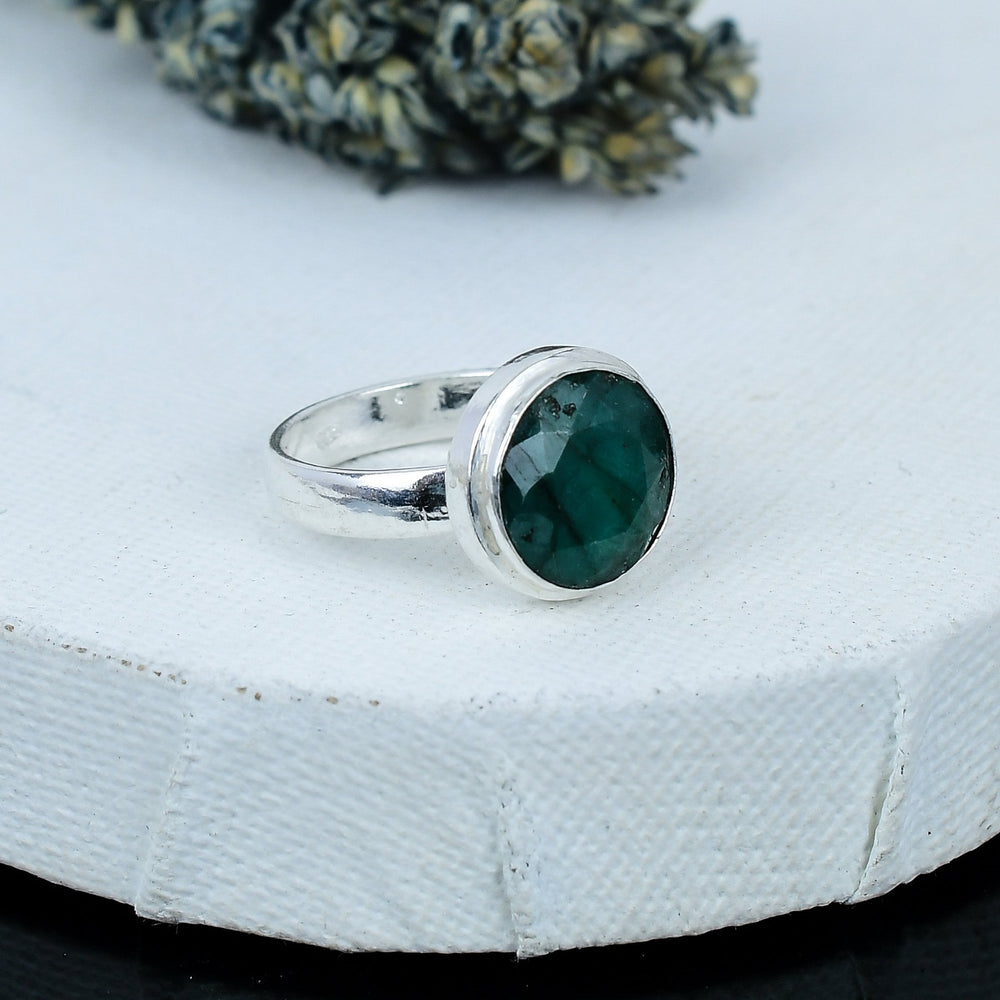 ZAREYA Emerald Green Faceted Ring – 925 Silver | Earth Luxe Statement