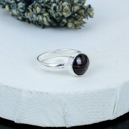 ZAREYA Garnet Ring – 925 Silver | Round Deep Red Passion Stone