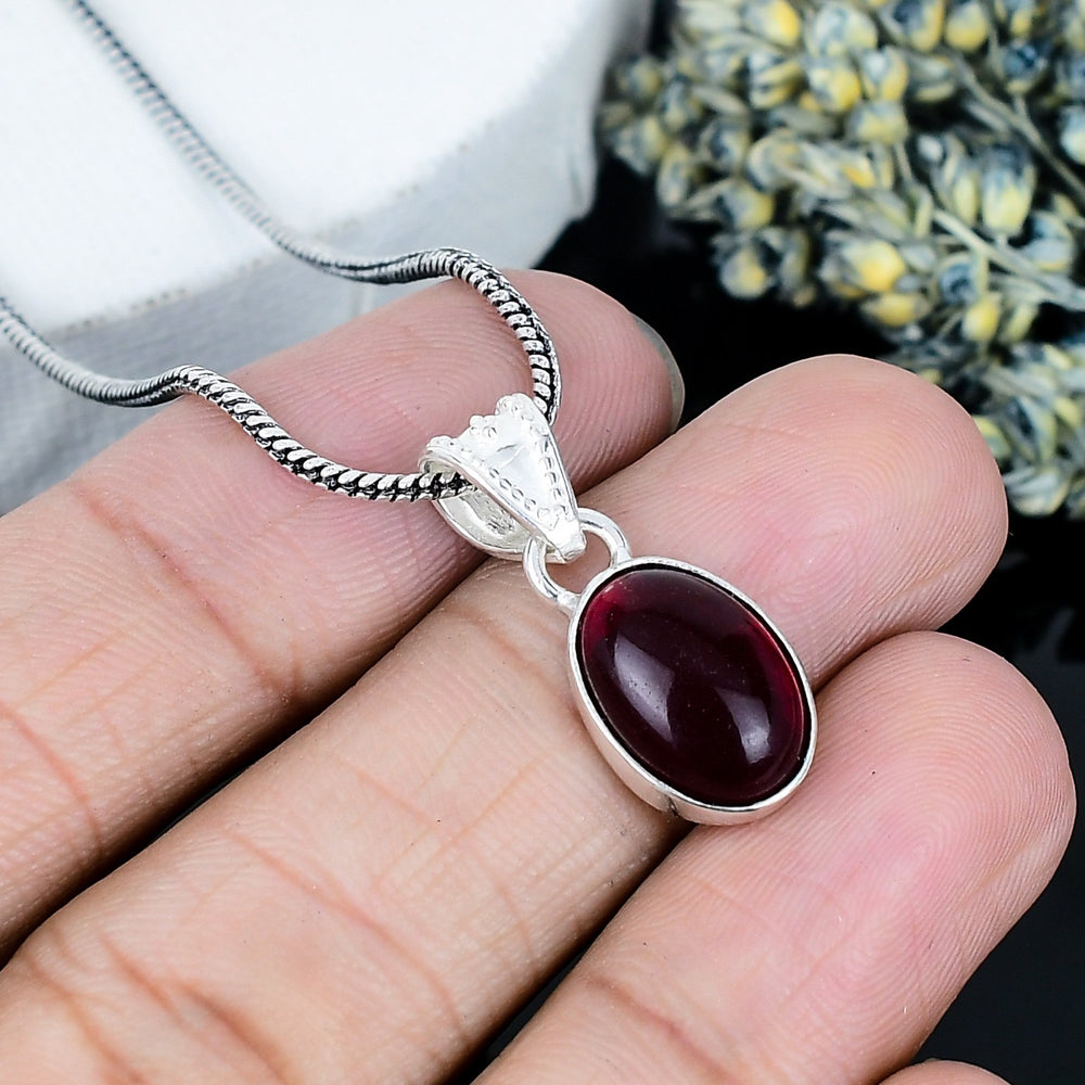 ZAREYA Red Garnet Oval Pendant – 925 Silver | Vintage Royal Charm Necklace