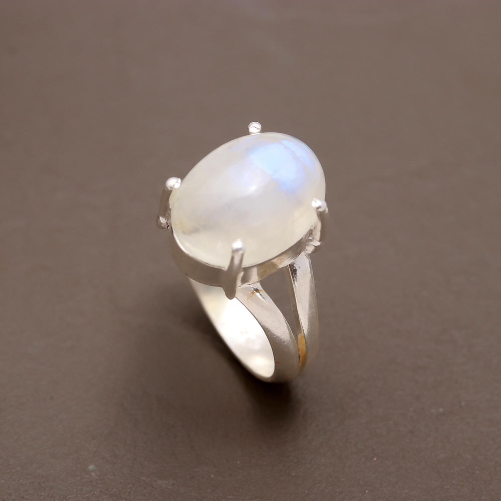 ZAREYA Oval Moonstone Ring – 925 Silver | Ethereal Glow Statement Ring