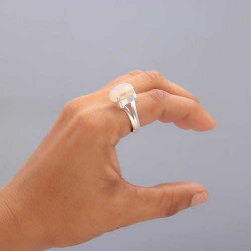 ZAREYA Oval Moonstone Ring – 925 Silver | Ethereal Glow Statement Ring