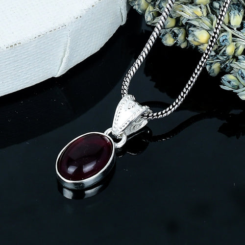 ZAREYA Red Garnet Oval Pendant – 925 Silver | Vintage Royal Charm Necklace