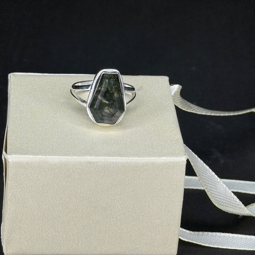 ZAREYA Moss Agate Shield Ring – 925 Silver | Nature-Inspired Statement Jewelry