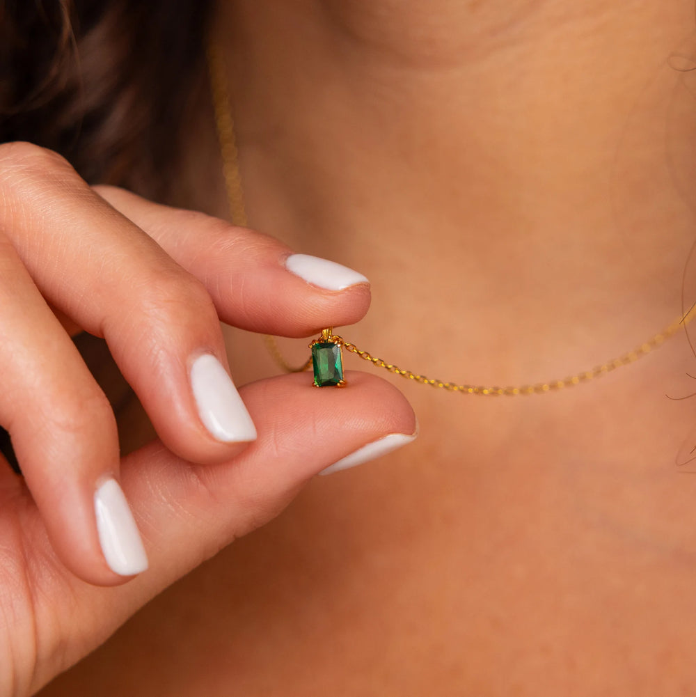 ZAREYA Emerald Radiance Pendant – 925 Silver | Minimal Gold Finish Necklace