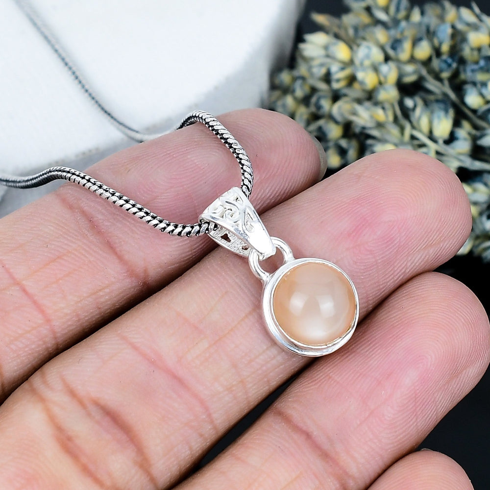ZAREYA Round Beige Moonstone Pendant – 925 Silver | Everyday Subtle Glow Necklace