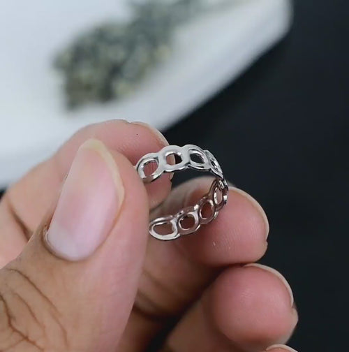 ZAREYA Oval Loop Ring – 925 Silver | Modern Open Band Adjustable Ring