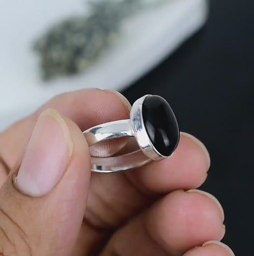 ZAREYA Black Onyx Oval Ring – 925 Silver | Bold Minimalist Statement Ring