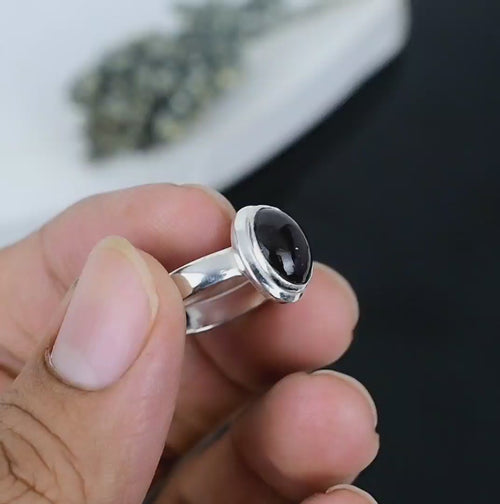 ZAREYA Merlot Muse Ring – 925 Silver | Deep Red Cabochon Elegance