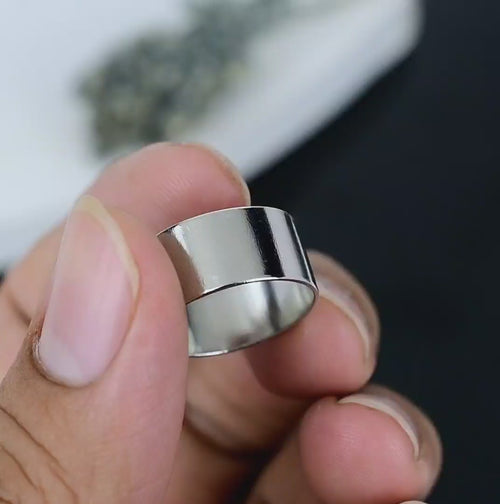 ZAREYA Sleek Band Ring – 925 Silver | Minimal Statement Unisex Ring